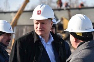 26 февраля 2015 Мэр Москвы Сергей Собянин осмотрел ход реконструкции транспортной развязки на пересечении МКАД и Ленинского проспекта.