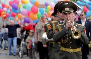 Три тысячи сторонников партии «Единая Россия» спели хором гимн страны