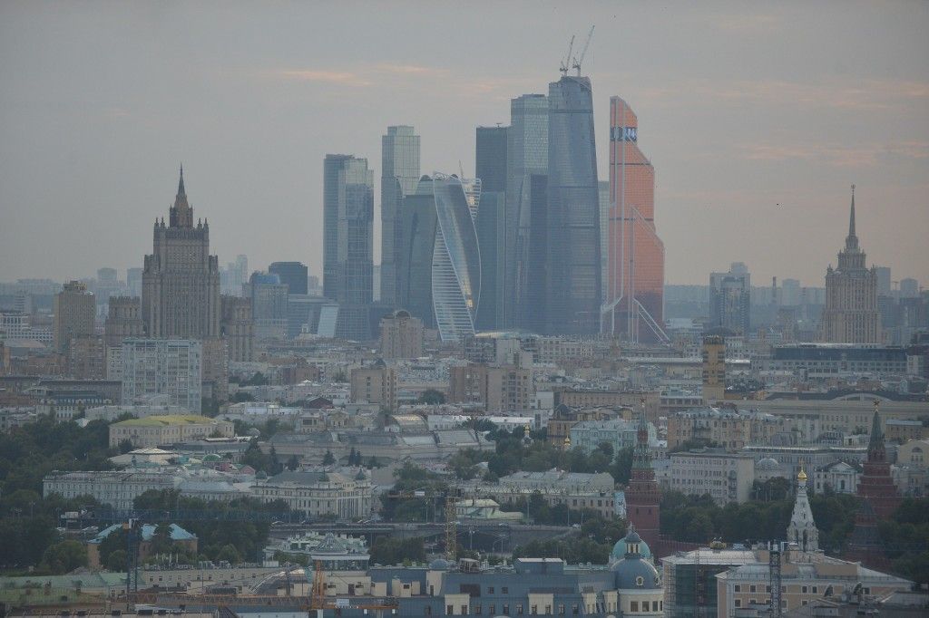 Московский определенный. Москва Сити вид издалека. Вид на Сити. Вид на город из Москва Сити. Вид на Москва Сити ТЗ далека.