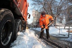 Уборка снега и эвакуация мешающих уборке автомобилей в Новоспасском переулке