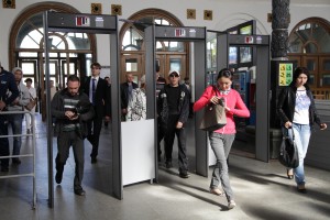 Пассажирам станций метро "Добрынинская" и "Павелецкая" 1 мая будут дарить воздушные шары