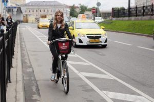 Велосипедистам Москвы выдадут памятки с правилами дорожного движения
