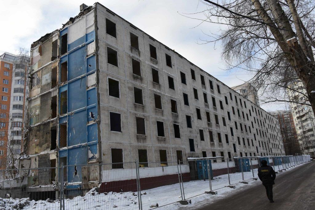 Жилой дает. Пятиэтажки. Хрущевки в Москве. Пятиэтажки в Москве. Панельные хрущевки Москва.