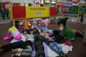 Маленьких москвичей развлекут актеры в костюмах героев популярных детских мультфильмов. Фото: «Вечерняя Москва»