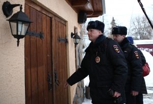 На новогодние праздники безопасность жителей района обеспечивали дежурные. Фото: «Вечерняя Москва»