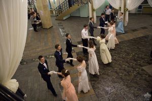 Студентами были исполнены танцы в стиле XIX века. Фото: пресс-служба ПСТГУ