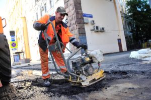 Дороги по 19 адресам отремонтируют в районе. Фото: Пелагия Замятина, «Вечерняя Москва»