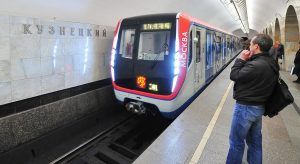 Пассажиров стали приветствовать в метро и наземном транспорте