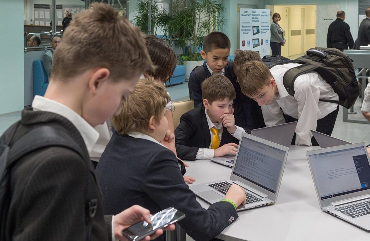 Новое в школьном образовании. Ученик будущего. Школы подмосковья. Современные технологии в школе. Технология в школе.