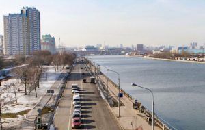 Движение на Овчинниковской набережной ограничили. Фото: официальный сайт мэра Москвы
