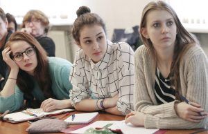 Ученики школы №518 побывали на встрече с ведущим новостей на федеральном канале. Фото: сайт мэра Москвы
