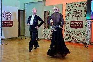 Жители района примут участие в фестивале танцев «Московского долголетие». Фото: Анна Быкова