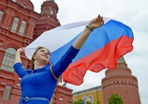 Около 500 тыс человек приняли участие в праздновании Дня флага в Москве. Фото: Наталья Феоктистова, «Вечерняя Москва»