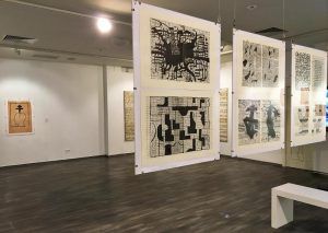 Выставка трех художников скоро завершится в галерее района. Фото: Анна Быкова