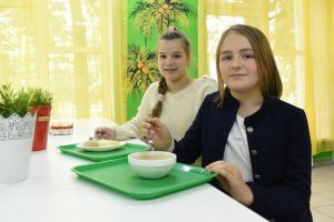 Опрос ВЦИОМ: Две трети родителей довольны качеством школьного питания. Фото: Пелагия Замятина, «Вечерняя Москва»