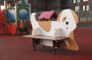 Ограждения на детских площадках покрасят в районе. Фото: Наталия Нечаева, «Вечерняя Москва»