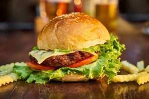 Мастер-класс по приготовлению гамбургера опубликовали на канале центра «Замоскворечье». Фото: pixabay.com