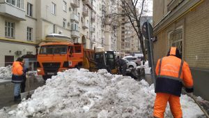 Специалисты «Жилищника» убрали снег в районе. Фото предоставили в ГБУ «Жилищник» района Замоскворечье
