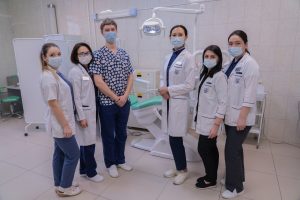Морозовская больница поздравила врачей-стоматологов с праздником. Фото взято с официальной страницы медицинского учреждения в социальной сети