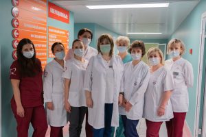 Операционных медицинских сестер поздравили в Морозовской больнице. Фото взято с официальной страницы образовательного учреждения в социальной сети