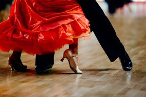 Конкурс танцев состоялся в районной школе. Фото: pixabay.com
