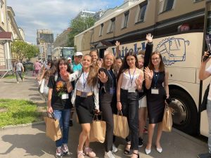 Подростки из Донбасса приняли участие в «Университетской смене» в Плехановском университете. Фото: официальный сайт высшего учебного заведения