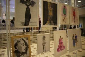 Выставка fashion-иллюстраций открылась в РЭУ. Фото с сайта высшего учебного заведения