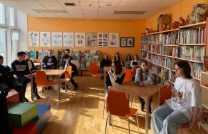 Ученики школы №518 посетили Библиотеку иностранной литературы. Фото: страница образовательного учреждения в социальных сетях