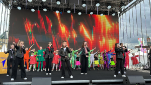 Шоу-группа «Нужные люди» ЦДТ района выступила на фестивале «Красная площадь». Фото предоставила руководитель шоу-группы