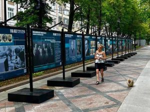 Посвященная РЭУ фотовыставка открылась на Никитском бульваре. Фото: социальные сети вуза 