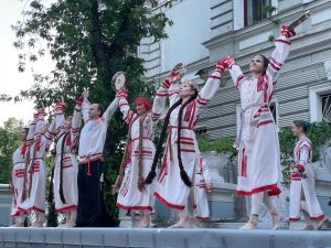 Танцевальный концерт пройдет в ЦДТ. Фото: страница театра этнотанца «Нежень» в социальных сетях