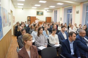 Студенты колледжа МИД посетили встречу с представителями Госдумы. Фото: страница образовательного учреждения в социальных сетях