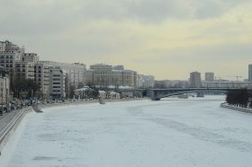 Подэстакадное пространство Большого Устьинского моста обновили. Фото: Анна Быкова, «Вечерняя Москва»