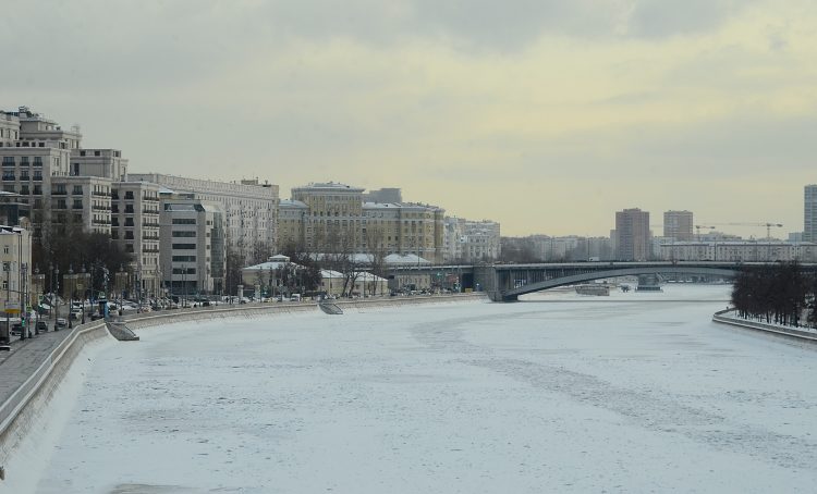 Подэстакадное пространство Большого Устьинского моста обновили. Фото: Анна Быкова, «Вечерняя Москва»