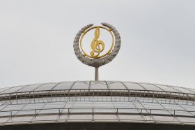 Сотрудники Дома музыки подготовили выставку о Владимире Спивакове. Фото: Анна Быкова, «Вечерняя Москва»