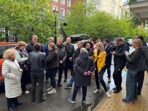 Глава управы района Замоскворечье провел встречу с жильцами. Фото: страница управы района Замоскворечье в социальных сетях