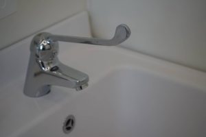 Москвичи могут узнать график отключения воды в домах в районе. Фото: Анна Быкова, «Вечерняя Москва»