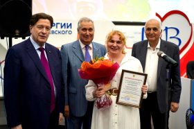 «Люди в белых халатах»: мероприятия ко Дню медицинского работника прошли в НМИЦ. Фото: Telegram-канал НМИЦ имени Александра Вишневского