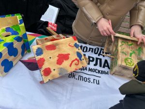 Члены Молодежной палаты района Замоскворечье провели экологическую акцию. Фото: страница Молодежной палаты района Замоскворечье в социальных сетях