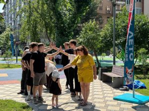 Народные игры проведут в Михайловском сквере. Фото: страница управы района Замоскворечье в социальных сетях