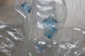 Сотрудники ЦППК раздадут воду пассажирам Павелецкого вокзала. Фото: Анна Быкова, «Вечерняя Москва»