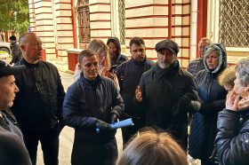 Глава управы Алексей Устоев провел встречу с жителями района Замоскворечье. Фото: официальная страница управы в социальных сетях