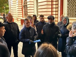 Глава управы Алексей Устоев провел встречу с жителями района Замоскворечье. Фото: официальная страница управы в социальных сетях