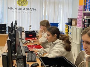 Ученики школы №627 посетили МГТУ имени Н.Э. Баумана. Фото: страница школы №627 в социальных сетях.