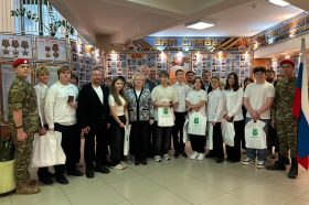 Выдача паспортов учащимся состоялась в школе №627. Фото: официальная страница управы района Замоскворечья
