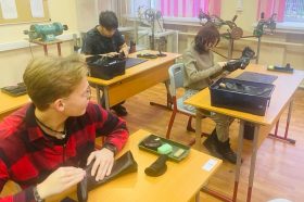 День открытых деверей прошел в КМБ №4. Фото: Колледж бизнес технологий №4 в социальных сетях.