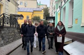 Обход территории провел глава управы района. Фото: страница управы района Замоскворечье в социальных сетях