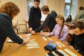 Сотрудники Московского инновационного университета провели интеллектуальный марафон в честь Дня народного единства. Фото: страница МИУ в социальных сетях.