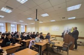 Встреча с сотрудником ФСО прошла в МИУ. Фото: страница МИУ в социальных сетях.