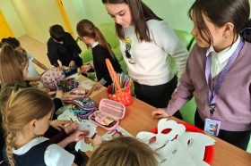 Тематические праздник прошел в школе №627. Фото: официальная страница учреждения в социальных сетях